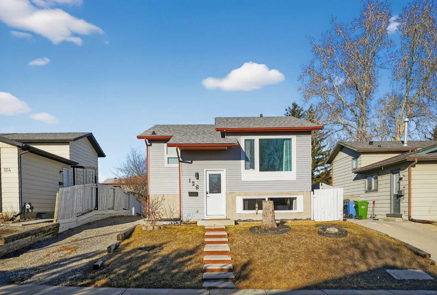 Property Photo:  128 Bernard Close NW  AB T3K 2H3 