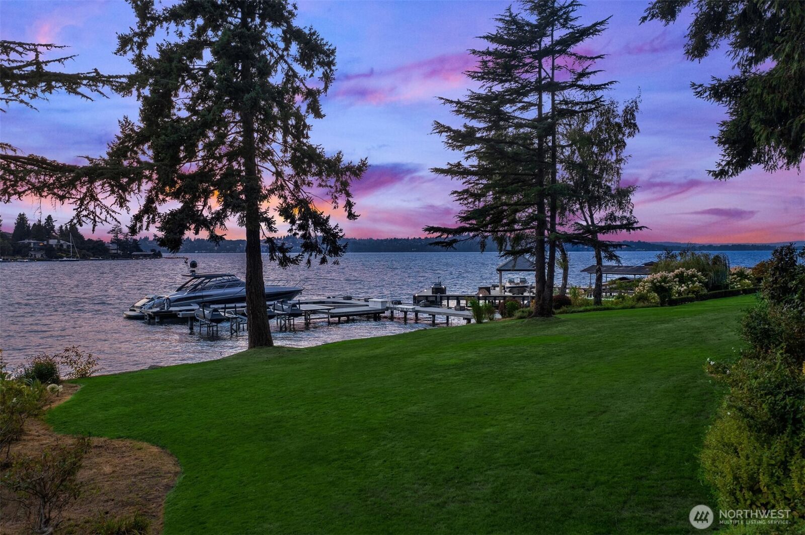 Property Photo: 3639 Hunts Point Road WA 98004