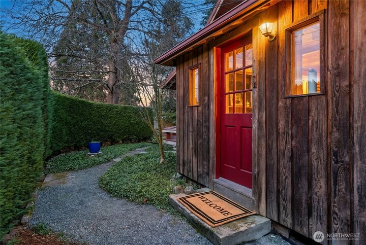 Property Photo:  15930  Broadway Avenue NE  WA 98019 