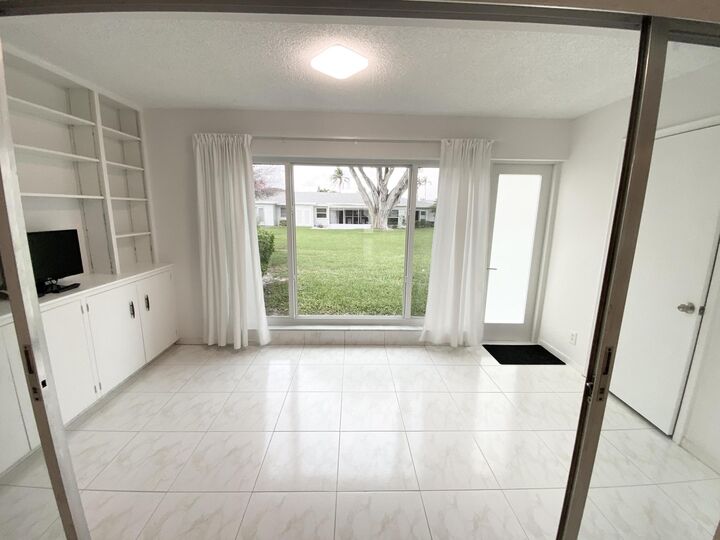 Property Photo: 1110 Cactus Terrace D FL 33445