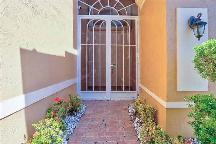 Property Photo: 15323 Fiorenza Circle FL 33446