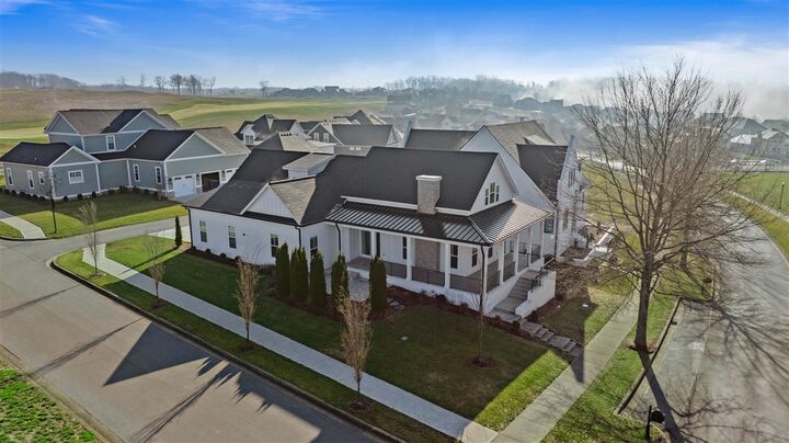 Property Photo:  880 Village Way  KY 42103 