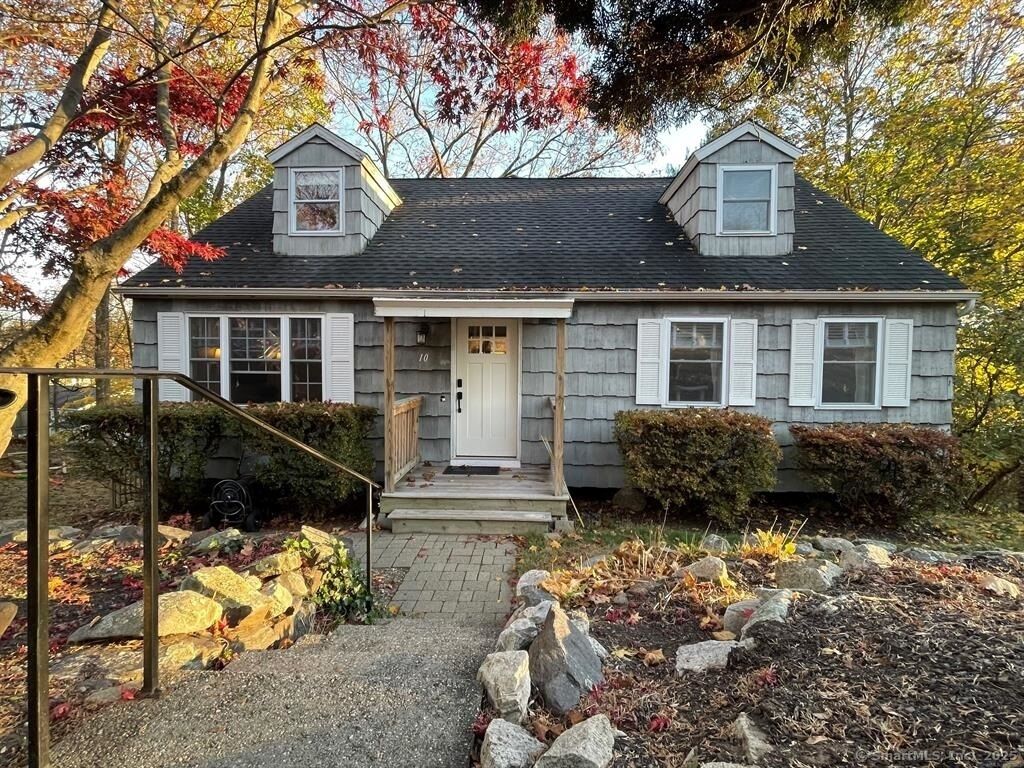 Property Photo:  10 Fleetwood Drive  CT 06810 
