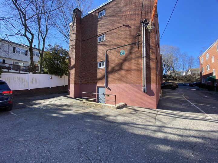 Property Photo:  18 Prospect Avenue Apt C8  CT 06850 