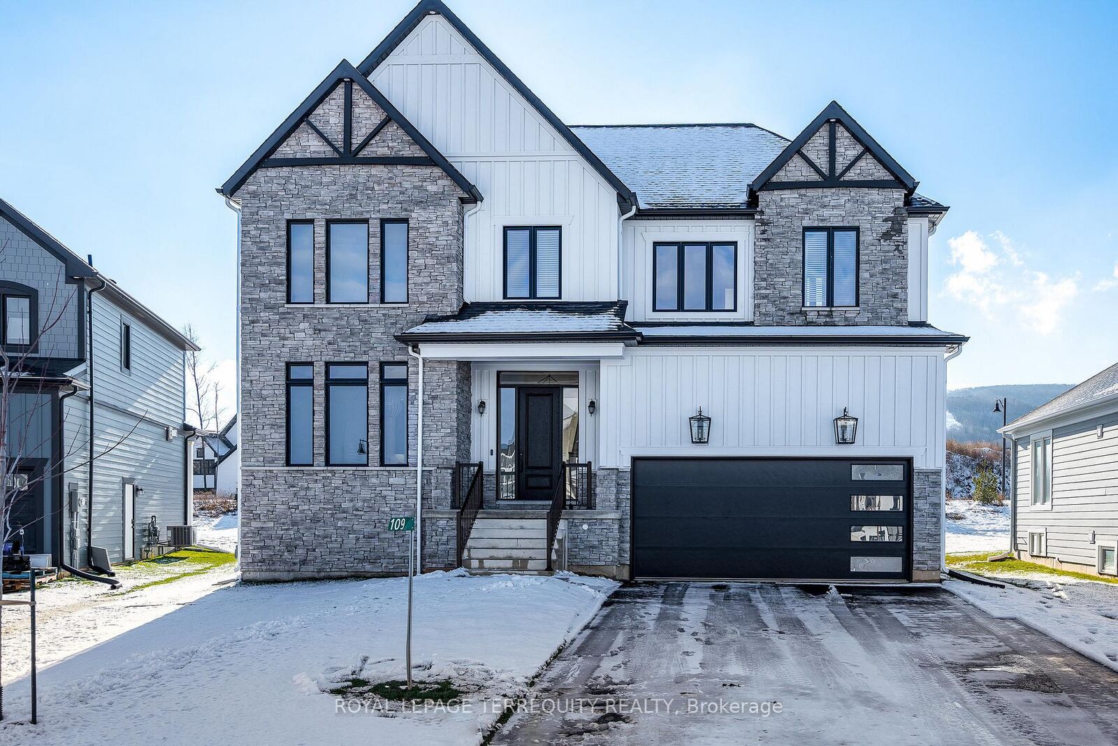 Property Photo: 109 Stillwater Crescent ON L9Y 4P5