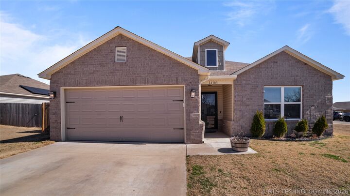 Property Photo:  14303 N 73 Avenue E  OK 74021 