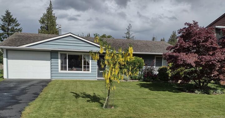 Property Photo:  230 Evergreen St  BC V9P 2G7 