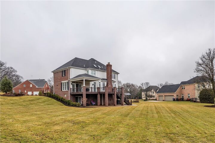 Property Photo:  109 Oakview Dr  PA 16066 