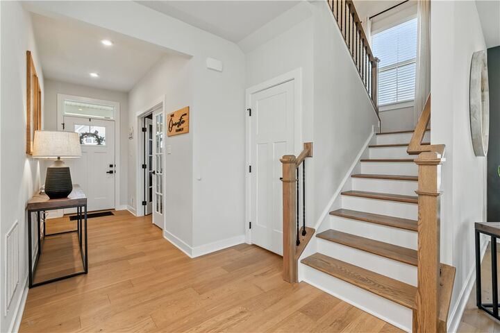 Property Photo:  1043 Wedgewood Dr  PA 15644 