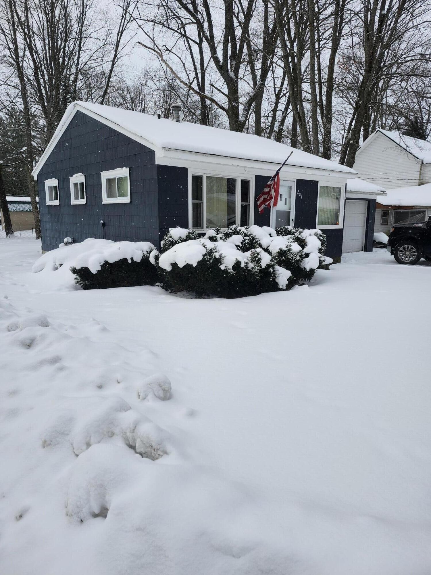 Property Photo: 201 Beechwood Avenue MI 48629