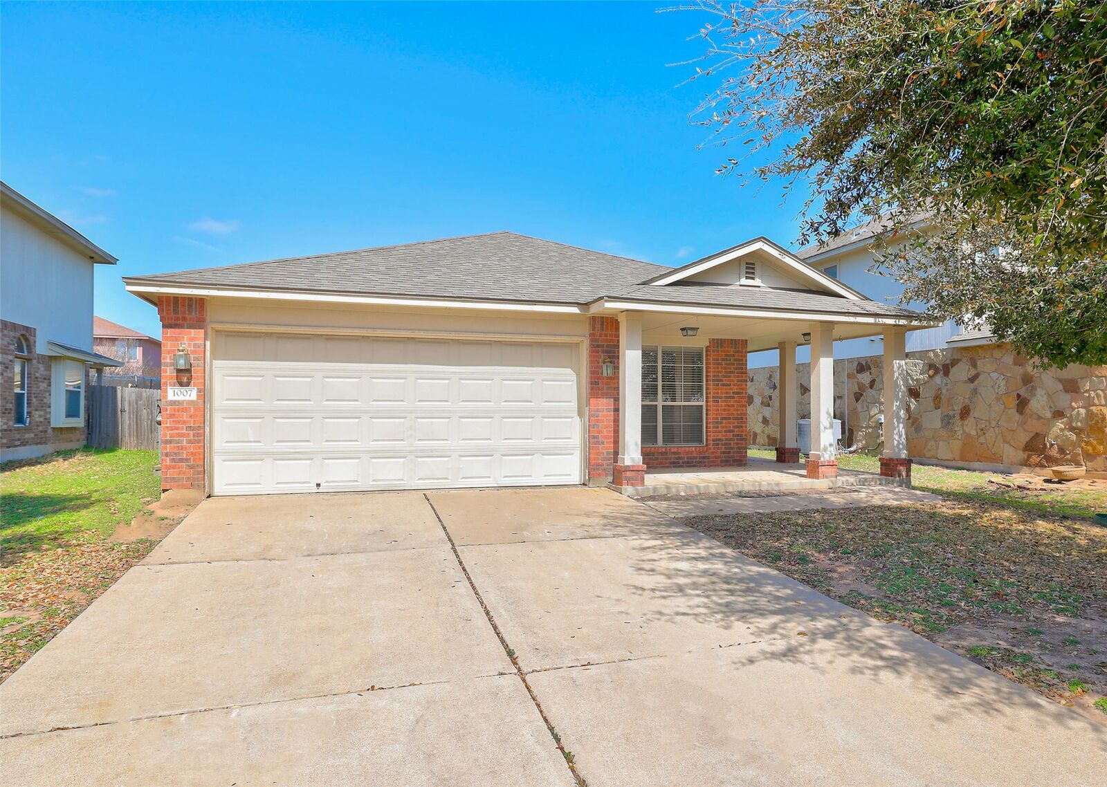 Property Photo: 1007 Aiken Drive TX 78641