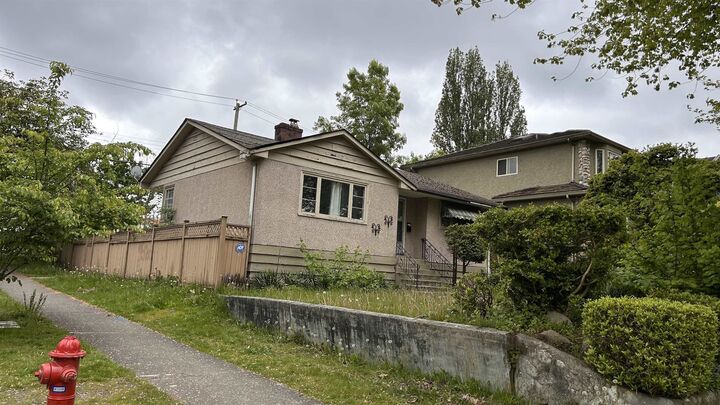 2306 Rupert Street — photo 1