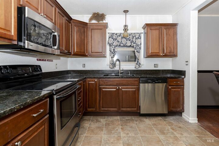 Property Photo:  1906 15th Ave  ID 83501 