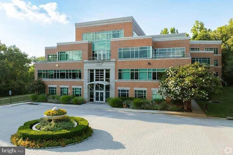 Property Photo:  1984 Isaac Newton Square W 211  VA 20190 