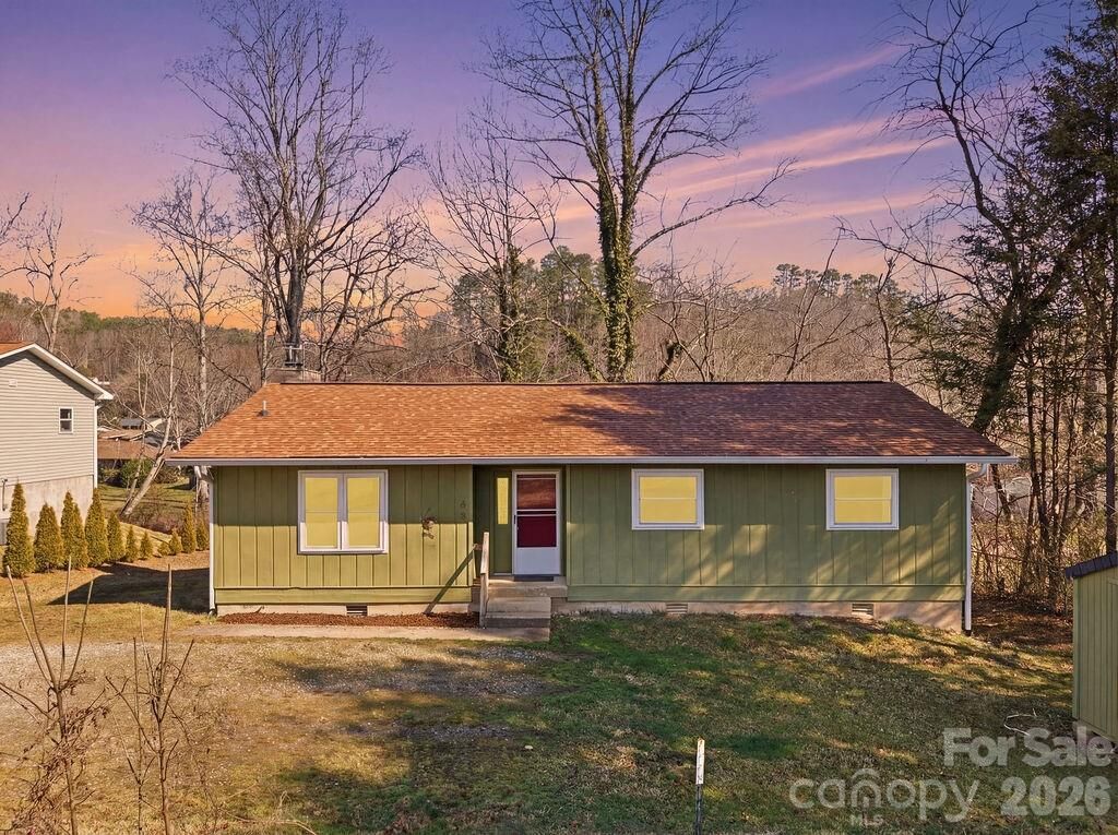 Property Photo: 68 Palmer Street NC 28712