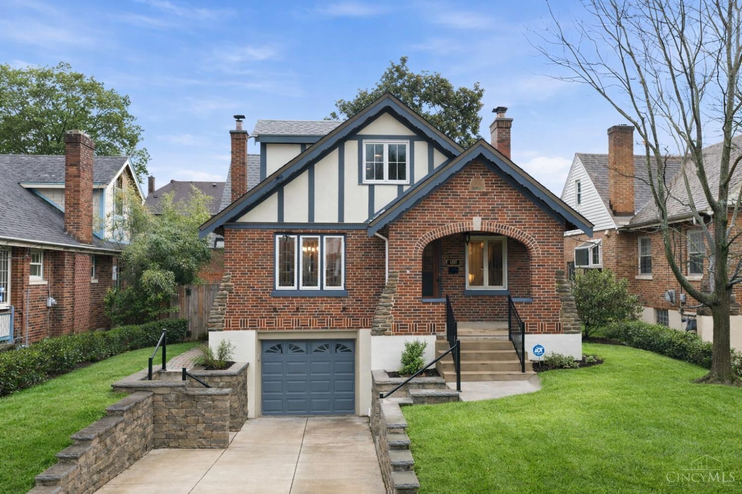 Property Photo:  3327 De Forest Drive  OH 45209 