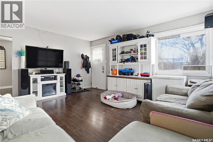 Property Photo: 118 Ottawa Street SK S4R 1N2