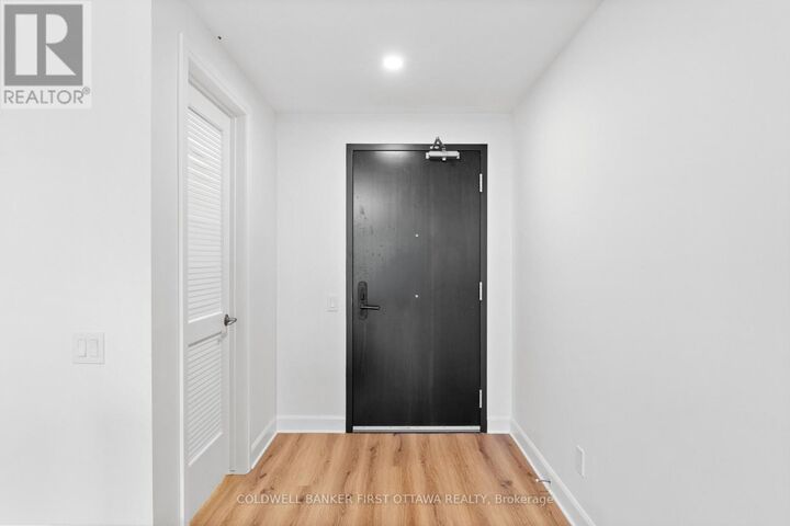 Property Photo:  115 Echo Drive 401  ON K1S 1M7 