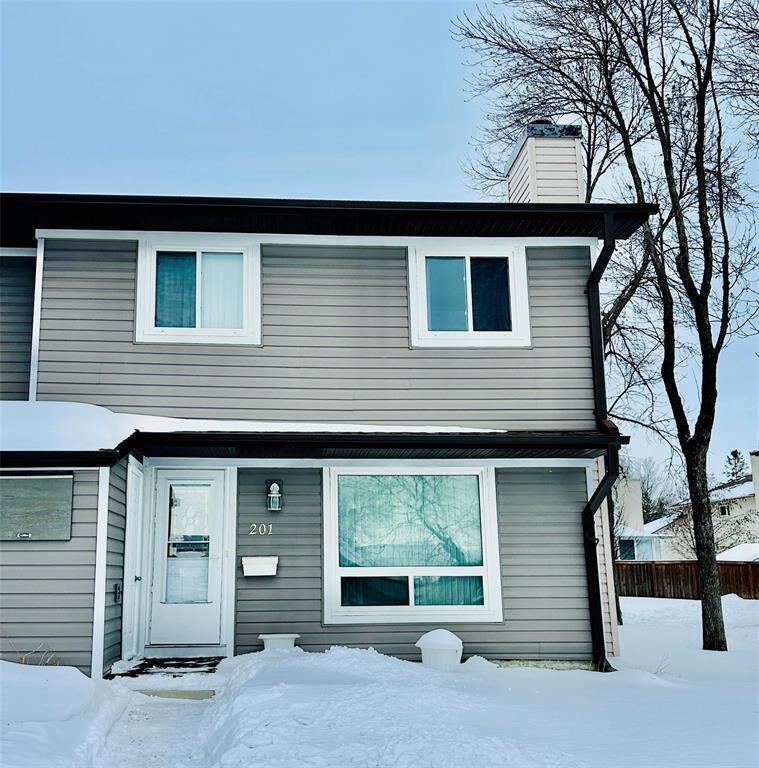 Property Photo:  3915 Grant Avenue  MB R3R 2W2 