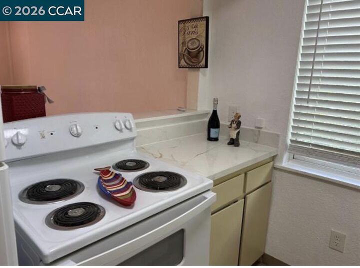 Property Photo:  1924 Almond Ave B  CA 94596 