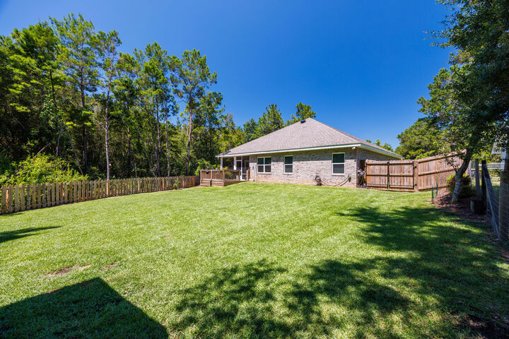 Property Photo:  107 Magnolia Landing Drive  FL 32439 