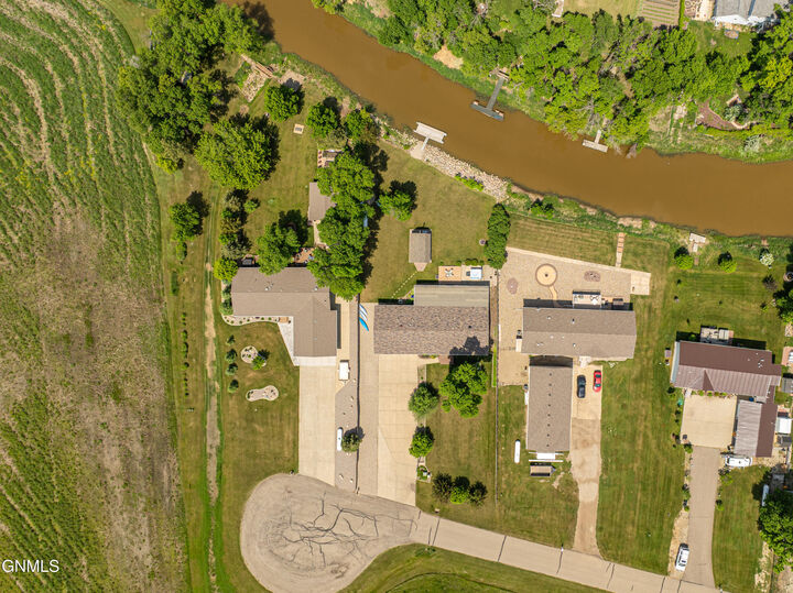 Property Photo:  508 Rosie Lane N  ND 58554 