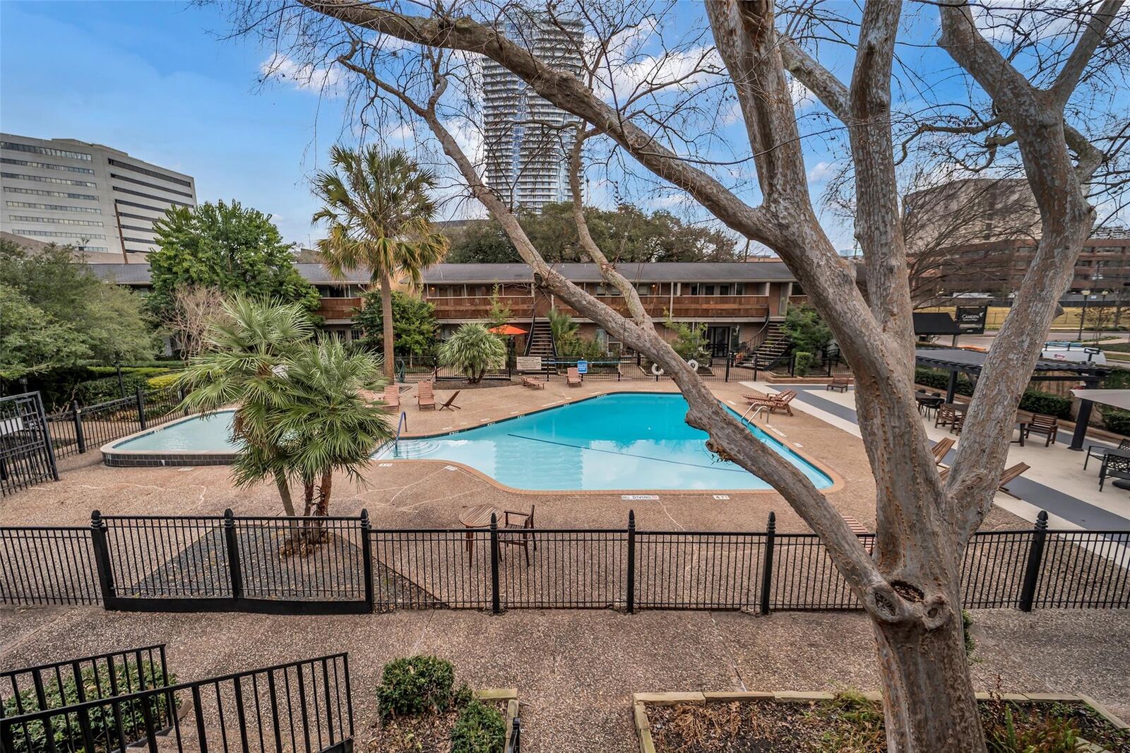 Property Photo: 3934 W Alabama Street 6 TX 77027