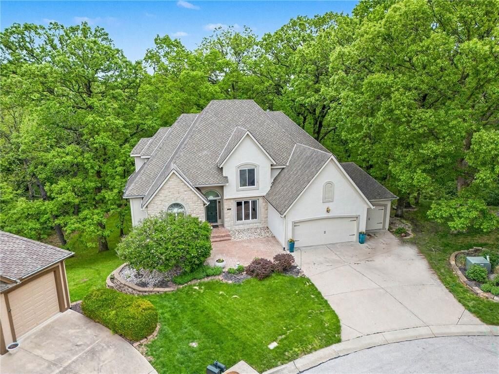 Property Photo:  5529 Sleepy Hollow Drive  MO 64152 