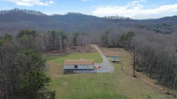 Property Photo: 392 Upper Raccoon Creek Road KY 40741