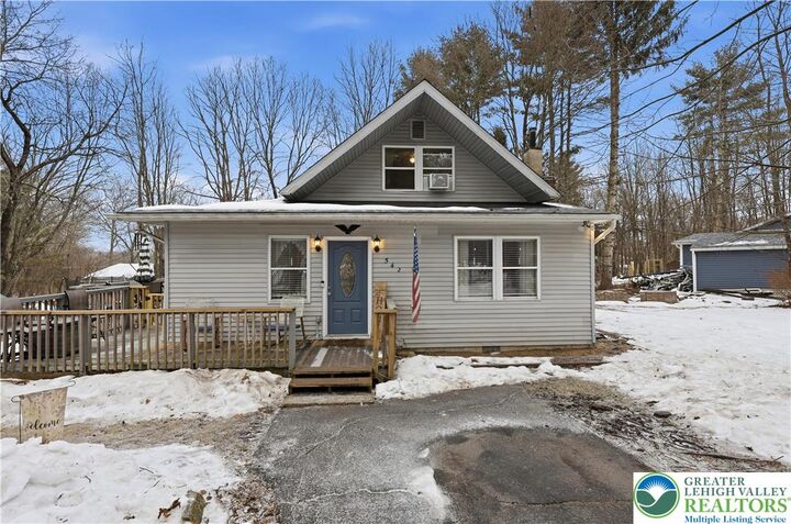 Property Photo:  542 Highland Drive  PA 18302 