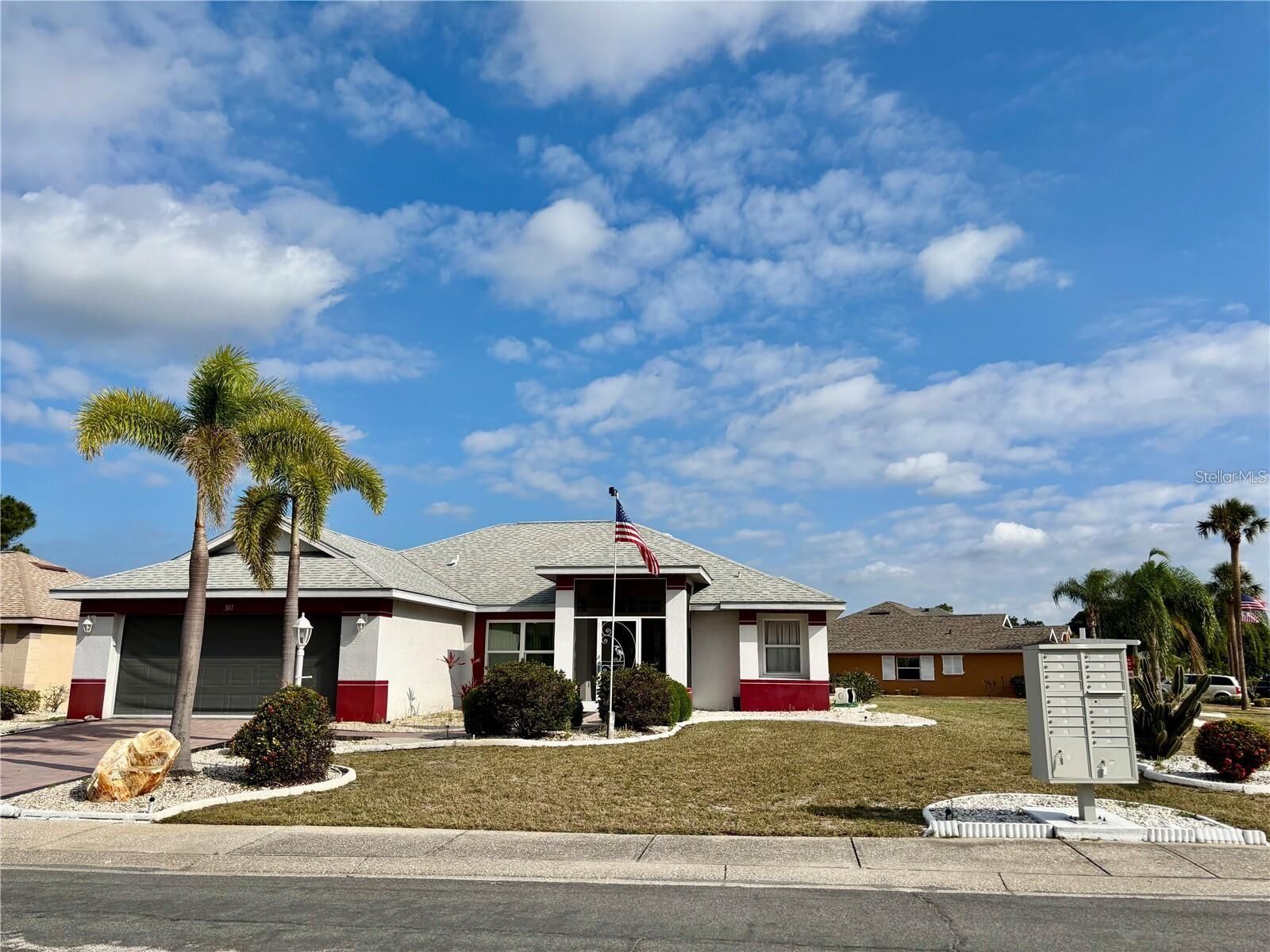 Property Photo:  301 Caloosa Palms Court  FL 33573 