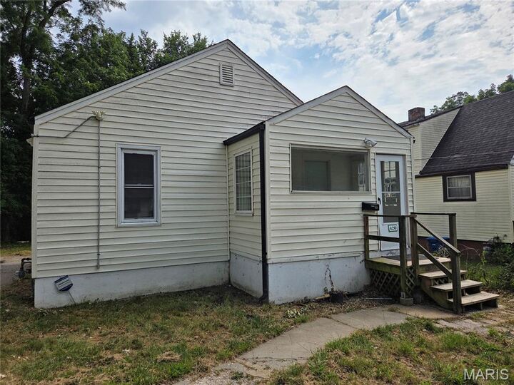 Property Photo:  420 Scenic Drive  MO 63137 