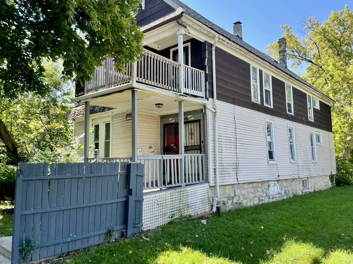 Property Photo:  1331 N 22nd St 1333  WI 53205 