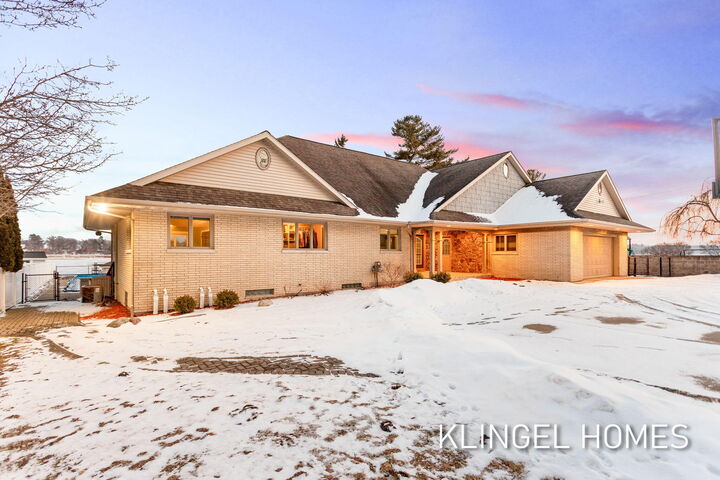 Property Photo:  530 Glenwood Avenue  MI 49445 