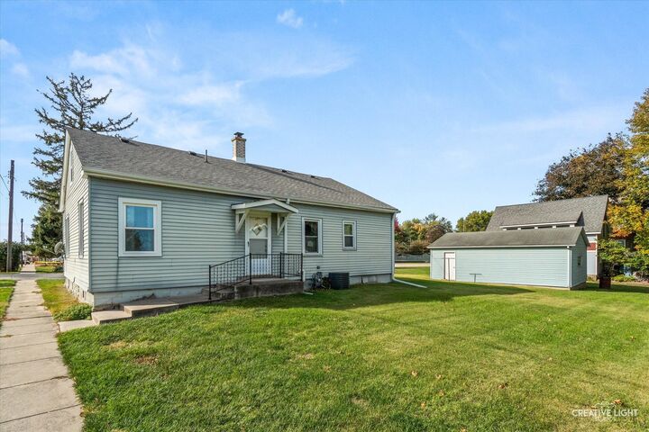 Property Photo:  2 N Van Buren Street  IL 60541 