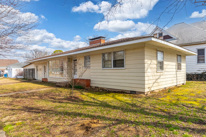 Property Photo:  202 N 21st Street  IL 62966 