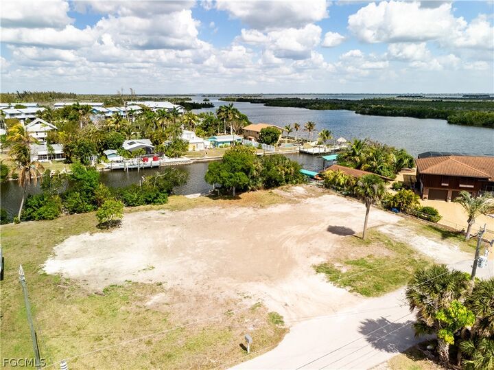 Property Photo:  5226 Serenity Cove  FL 33922 