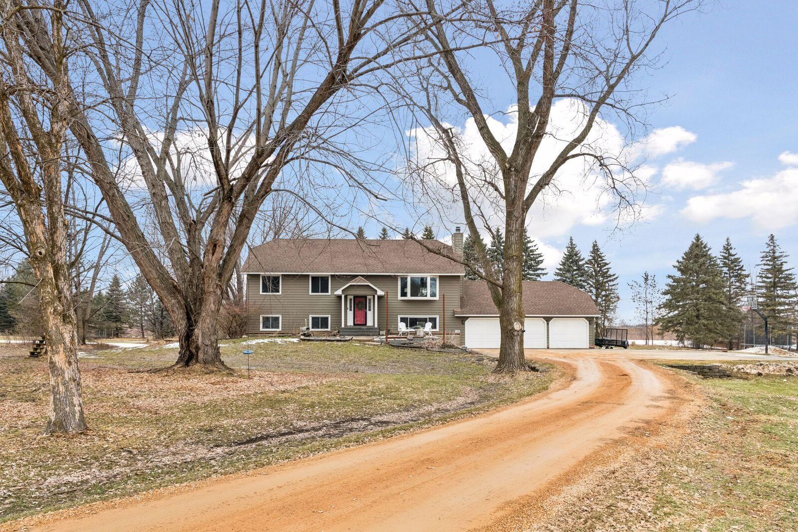 Property Photo:  2500 Woodhaven Drive  MN 55356 