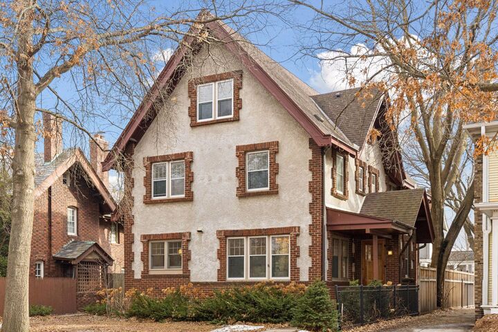 Property Photo:  806 Osceola Avenue  MN 55105 