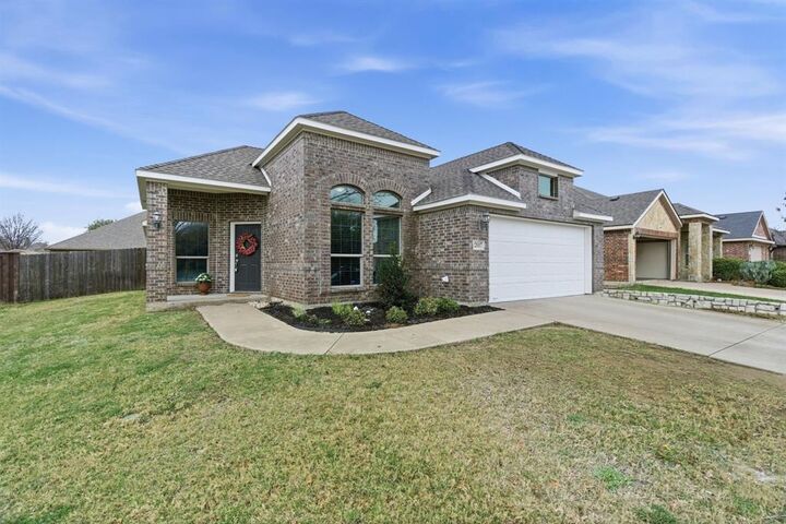 Property Photo: 207 Old Spanish Trail TX 75167