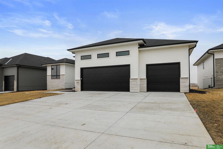 Property Photo:  5811 N 197th Street  NE 68022 