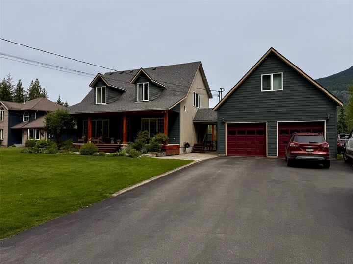 Property Photo: 1820 Illecillewaet Road BC V0E 2S0