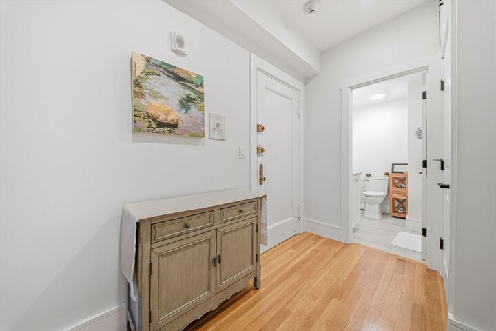 Property Photo:  286 Beacon 2  MA 02116 