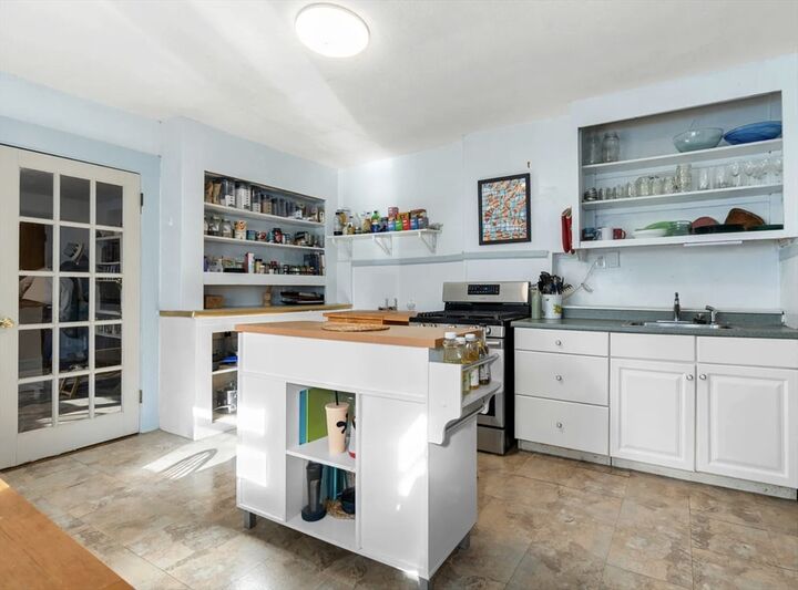 Property Photo:  64 Elm St Apt 1  MA 02139 