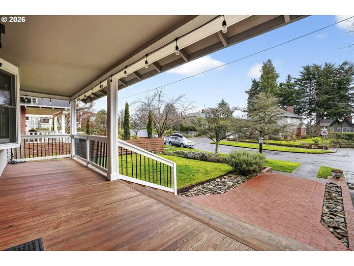 Property Photo:  4523 NE Alameda St  OR 97213 