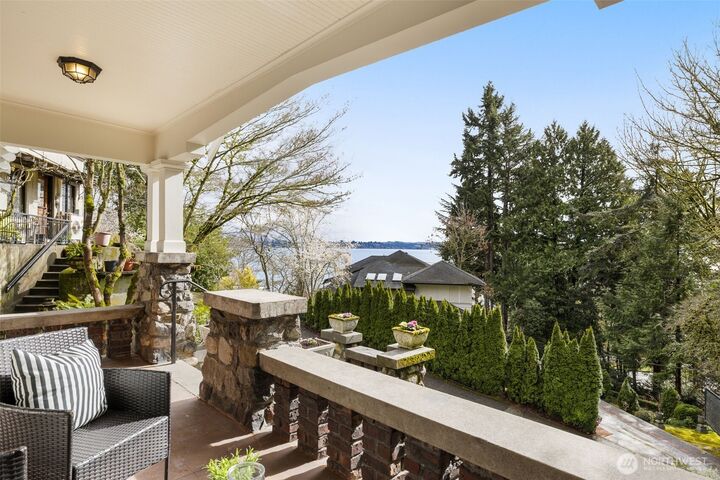 Property Photo:  1107  Grand Avenue  WA 98122 