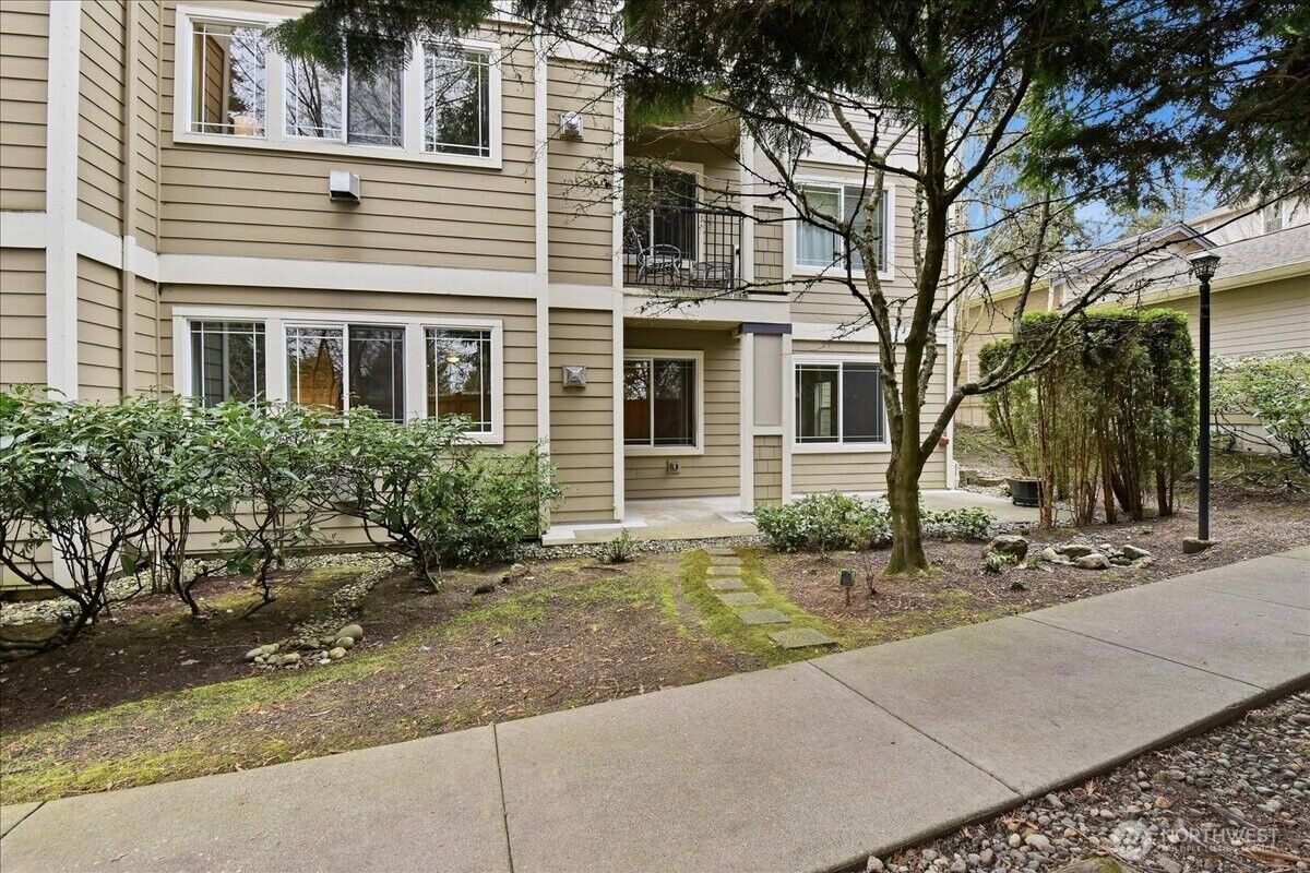 Property Photo:  107  164th Street SE 2-103  WA 98012 