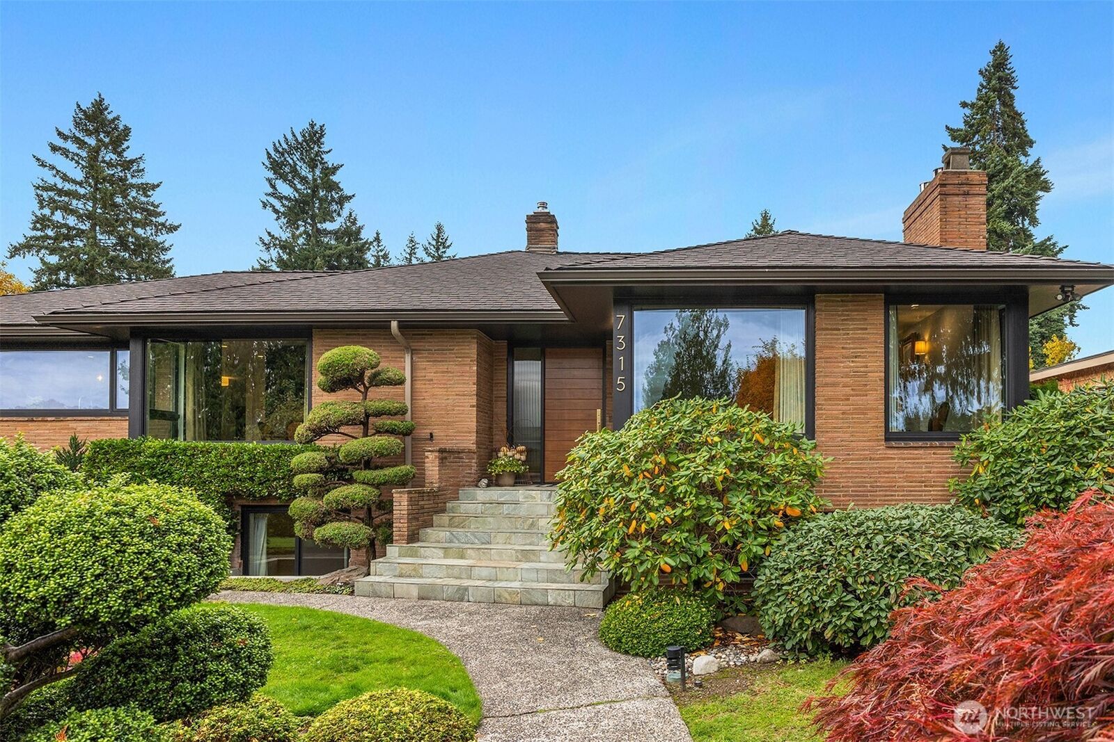 Property Photo:  7315  51st Avenue NE  WA 98115 