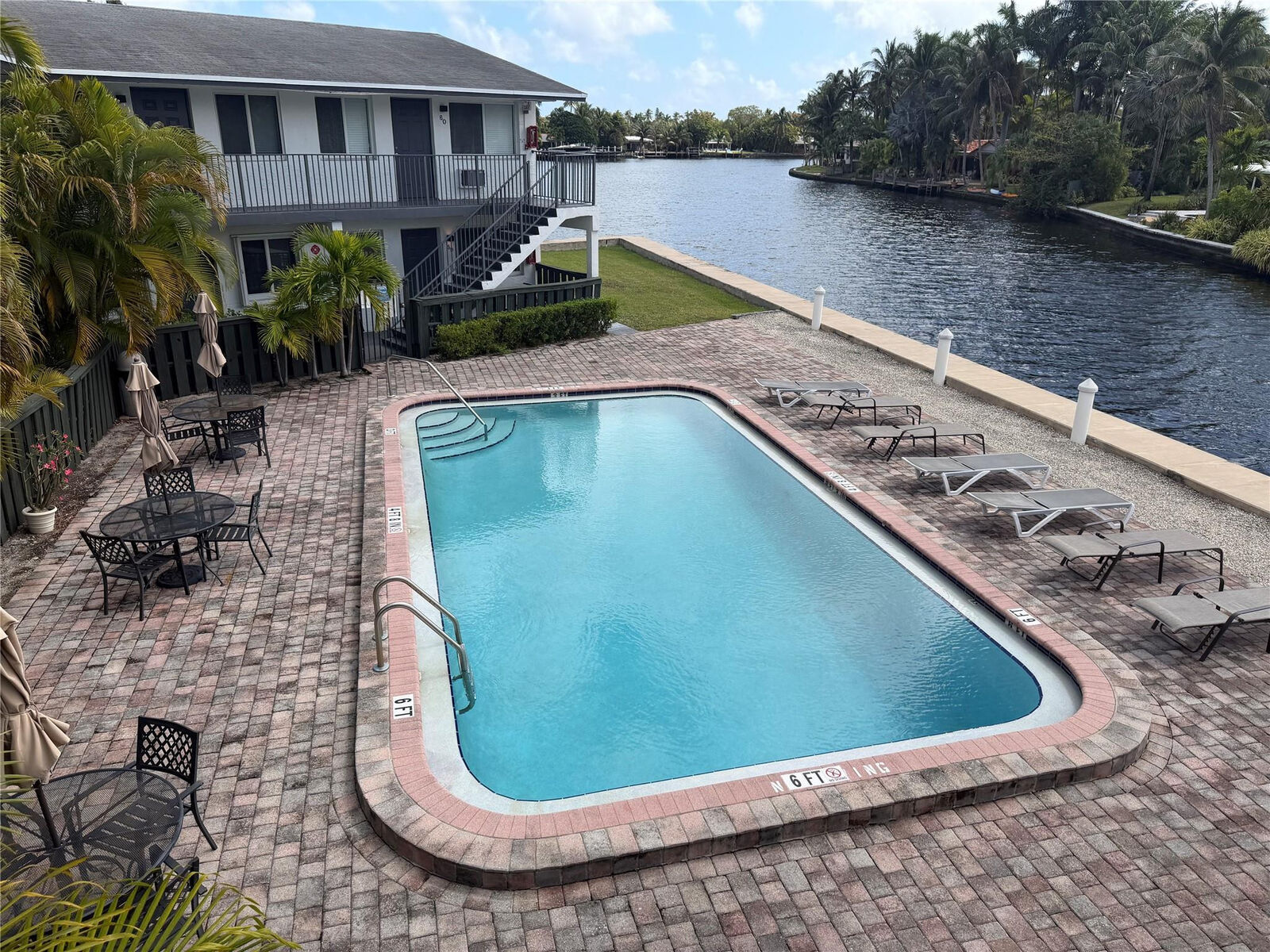 Property Photo:  1812 E Oakland Park Boulevard 33  FL 33306 