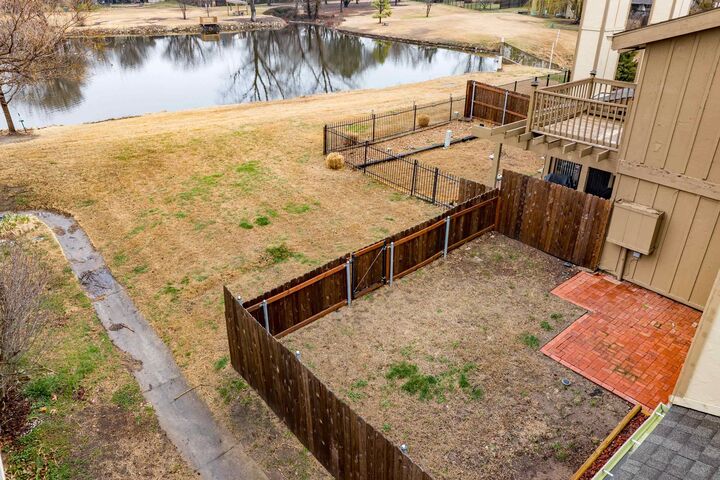 Photo de la propriété:  8201 E Harry St  KS 67207-4655 